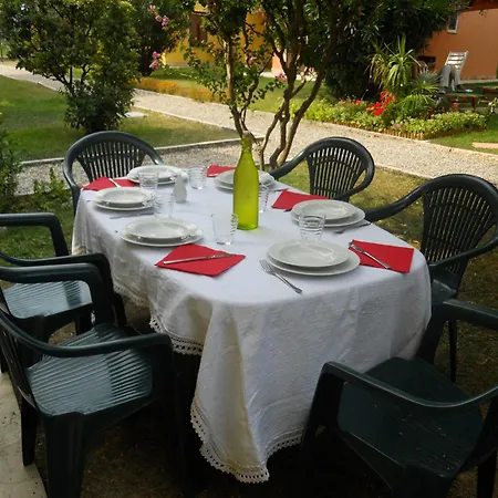 Feriehus Tra Gli Ulivi - Di Garda